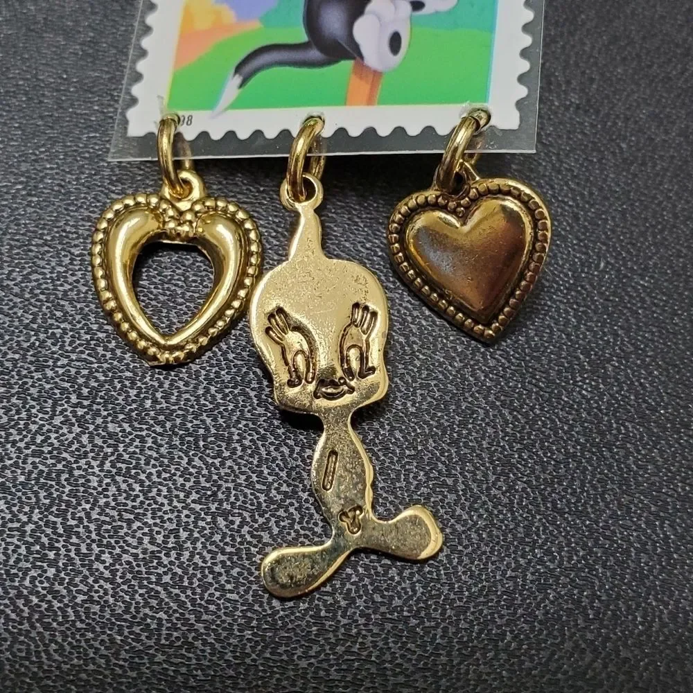 Ruth Chambers adorable brooch